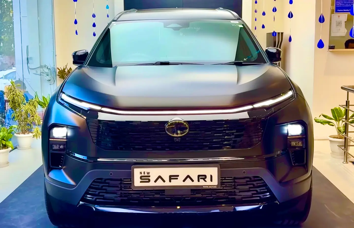 Tata Safari 2025