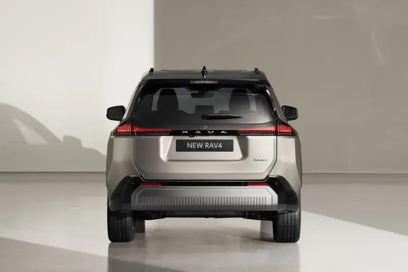 TOYOTA RAV4 2025